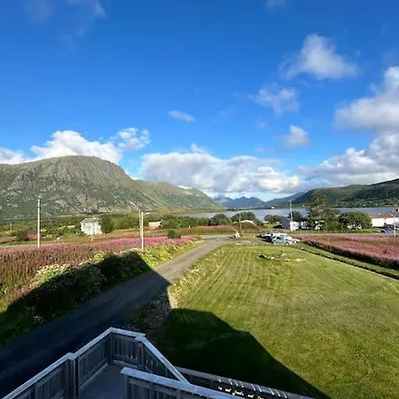 Hus I Landlige Omgivelser Alstad (Nordland)